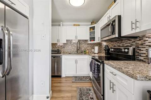 3862 NE 171st St E, North Miami Beach FL - photo 18 of 63