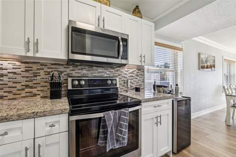 3862 NE 171st St E, North Miami Beach FL - photo 19 of 63