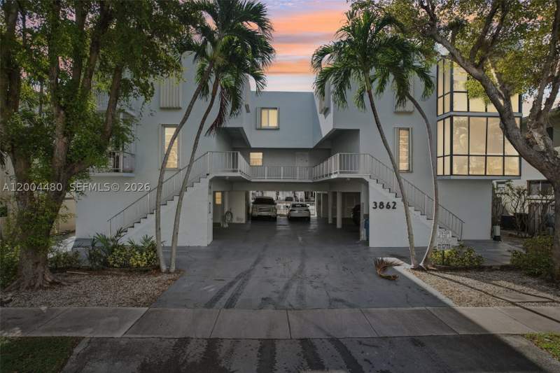 2 bedroom Condominium at 3862 NE 171st St E, 3862 Bldg Condo, North Miami Beach — photo 2