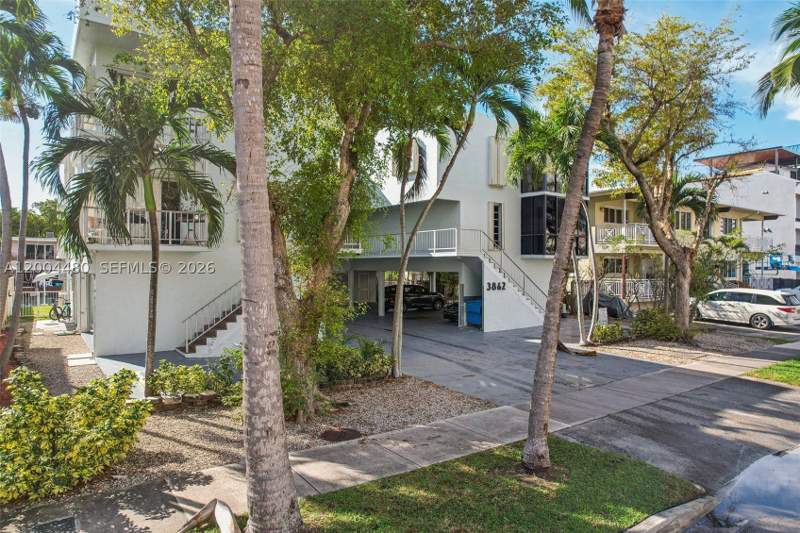 2 bedroom Condominium at 3862 NE 171st St E, 3862 Bldg Condo, North Miami Beach — photo 3