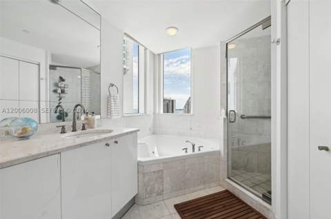 901 Brickell Key Blvd 1009, Miami FL - photo 16 of 33