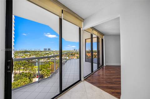 3610 Yacht Club Dr 1016, Aventura FL - photo 23 of 44