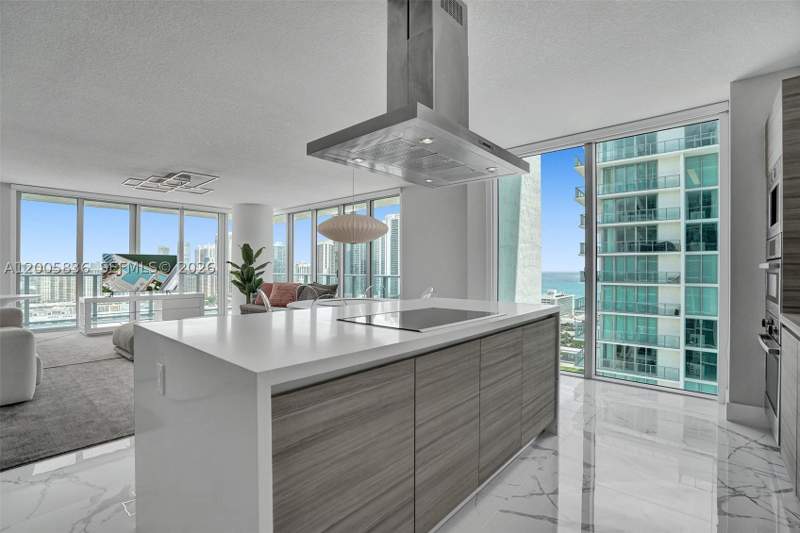 3 bedroom Condominium at 330 Sunny Isles Blvd 5-2207, Parque Towers Condo, Sunny Isles Beach — photo 2