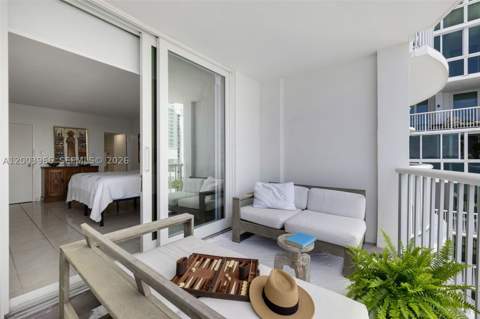 5401 Collins Ave 611, Miami Beach FL - photo 12 of 36