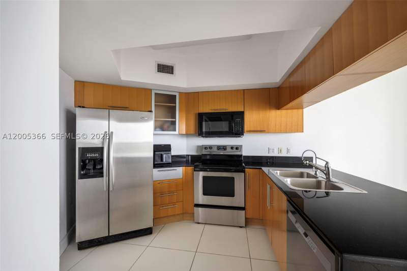 2 bedroom Condominium at 1750 N Bayshore Dr 3801, Opera Tower Condo, Miami — photo 5