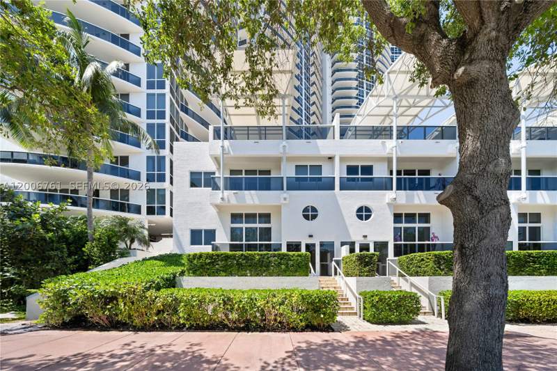 2 bedroom Condominium at 400 Alton Rd Th-1A, A12006646At Portofin, Miami Beach — photo 3