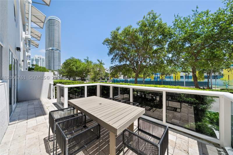 2 bedroom Condominium at 400 Alton Rd Th-1A, A12006646At Portofin, Miami Beach — photo 5