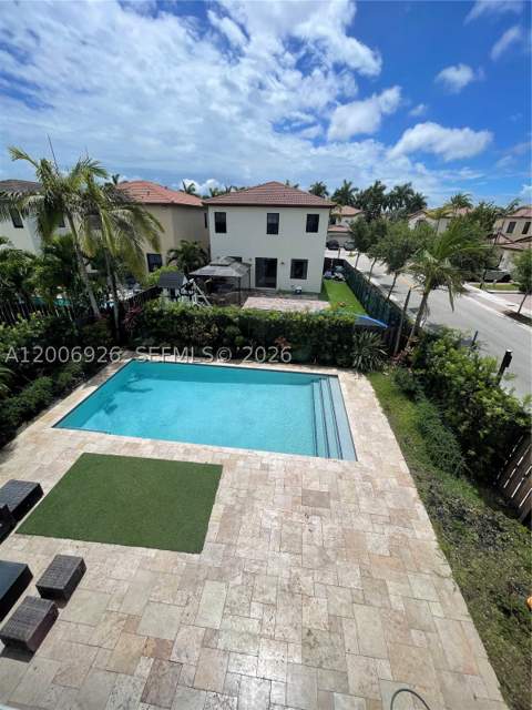 10086 NW 89th Ter, Doral FL - photo 15 of 19