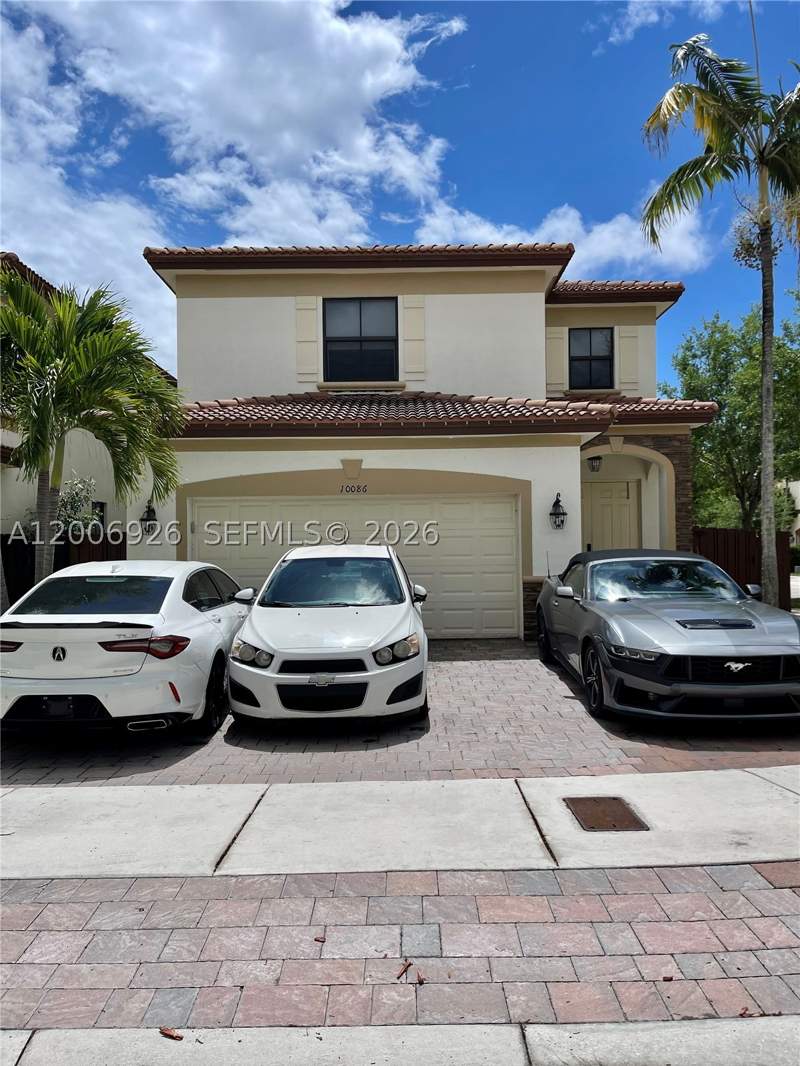 3 bedroom SingleFamilyResidence at 10086 NW 89th Ter, Isles At Grand Bay, Doral — photo 2
