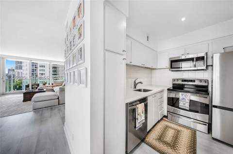 1000 West Ave 702, Miami Beach FL - photo 11 of 41