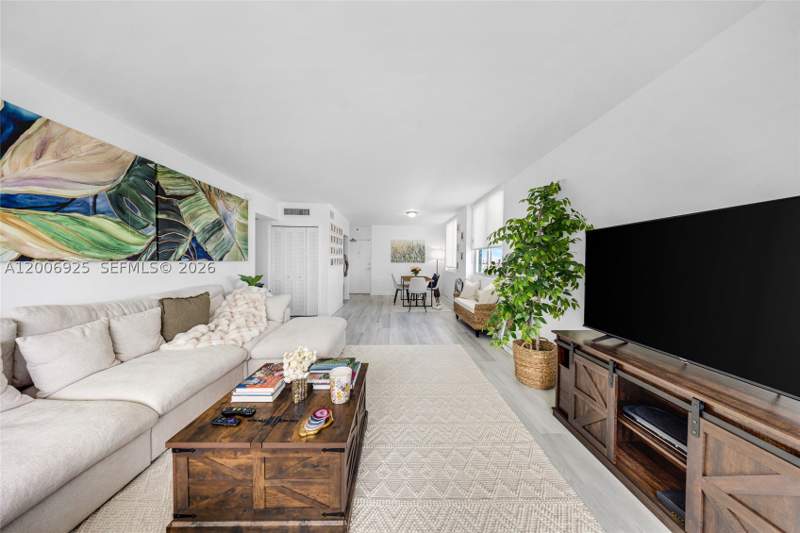 2 bedroom Condominium at 1000 West Ave 702, Mirador 1000 Condo, Miami Beach — photo 4