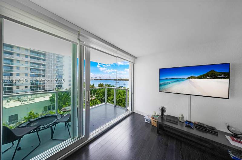 1 bedroom Condominium at 1000 West Ave 426, Mirador 1000 Condo, Miami Beach — photo 3