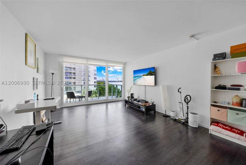 1 bedroom Condominium at 1000 West Ave 426, Mirador 1000 Condo, Miami Beach — photo 4