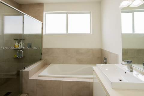 10279 NW 72nd St, Doral FL - photo 12 of 24