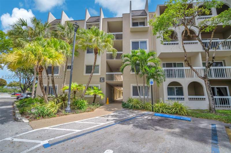 1 bedroom Condominium at 8103 Camino Real C-314, Village Of Kings Creek Co, Miami — photo 2