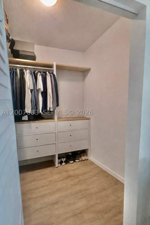 1800 N Bayshore Dr 303, Miami FL - photo 17 of 55