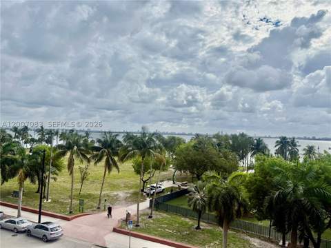 1800 N Bayshore Dr 303, Miami FL - photo 20 of 55