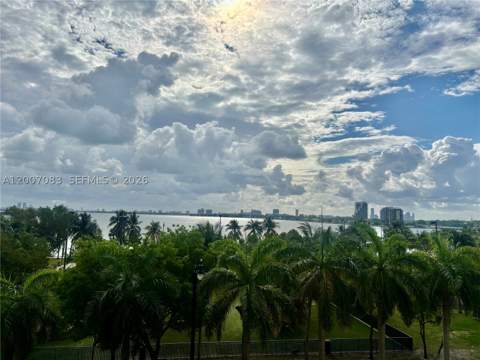 1800 N Bayshore Dr 303, Miami FL - photo 22 of 55