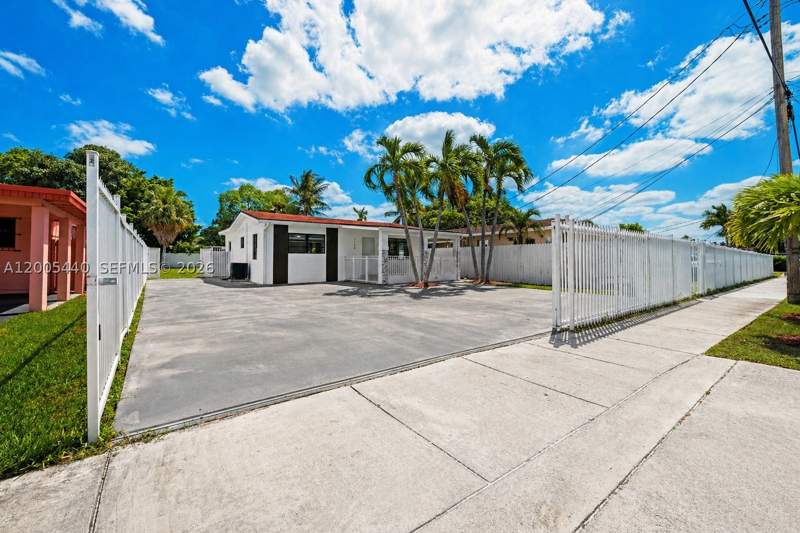 2 bedroom SingleFamilyResidence at 7120 SW 21st St, Coral Terr Sec 1, Miami — photo 2