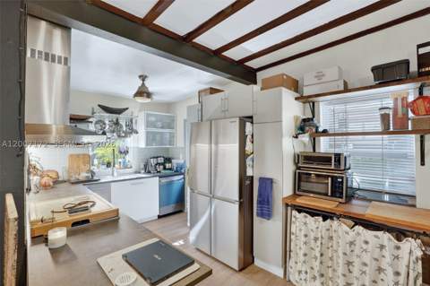270 NW 106th St, Miami FL - photo 12 of 33