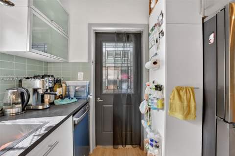270 NW 106th St, Miami FL - photo 14 of 33