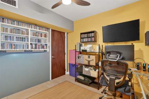 270 NW 106th St, Miami FL - photo 20 of 33
