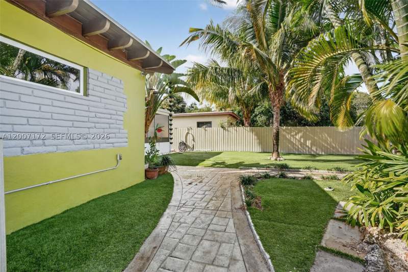 3 bedroom SingleFamilyResidence at 270 NW 106th St, W Miami Shores Sec B, Miami — photo 4