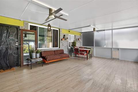 270 NW 106th St, Miami FL - photo 7 of 33