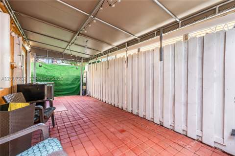 203 NE 12th Ave 203, Homestead FL - photo 18 of 22