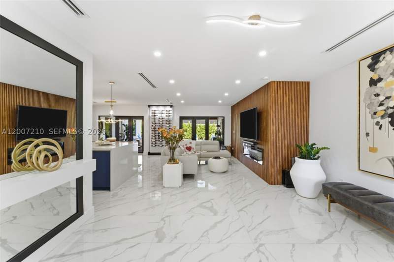 4 bedroom SingleFamilyResidence at 8625 SW 147th St, Country Club Grove Pt 4, Palmetto Bay — photo 5