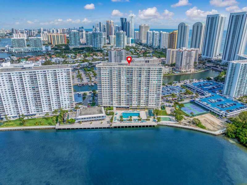 1 bedroom Condominium at 300 Bayview Drive 1614, Arlen House Condo, Sunny Isles Beach — photo 2