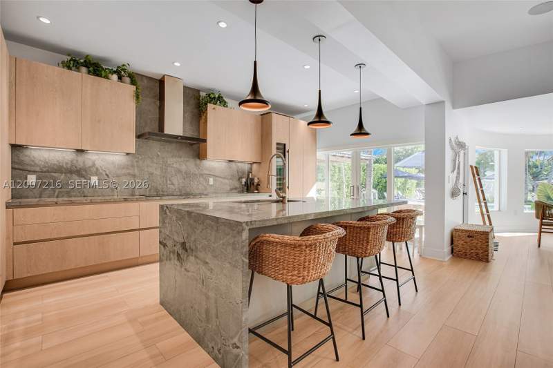 4 bedroom SingleFamilyResidence at 815 NE 76th St, Belle Meade Rev Pl, Miami — photo 4