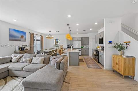 1660 SE 6th St, Homestead FL - photo 9 of 56