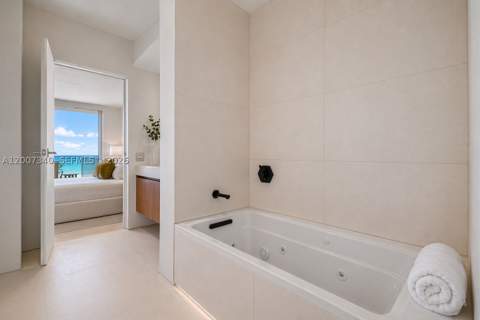 6365 Collins Ave 3904, Miami Beach FL - photo 15 of 22
