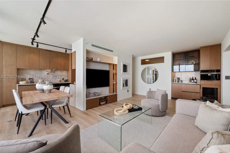 2 bedroom Condominium at 6365 Collins Ave 3904, Akoya Condo, Miami Beach — photo 2