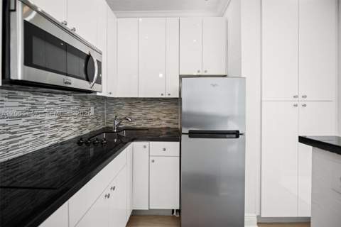 119 Menores Ave 7A, Coral Gables FL - photo 11 of 23