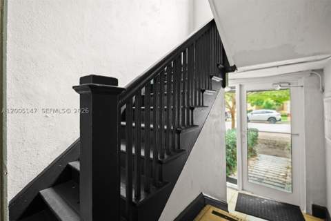 119 Menores Ave 7A, Coral Gables FL - photo 19 of 23