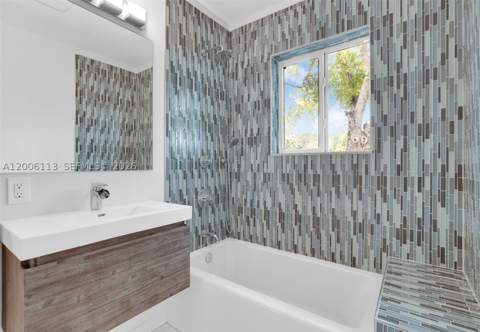 2 NW 89th St, El Portal FL - photo 18 of 32