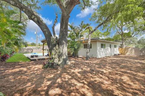 2 NW 89th St, El Portal FL - photo 6 of 32