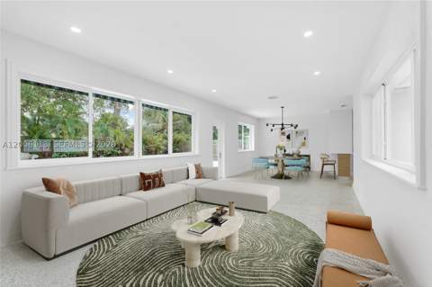 2 NW 89th St, El Portal FL - photo 7 of 32