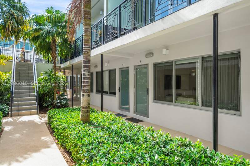 1 bedroom Townhouse at 2130 Park Ave Th3, Park Villas Condo, Miami Beach — photo 2
