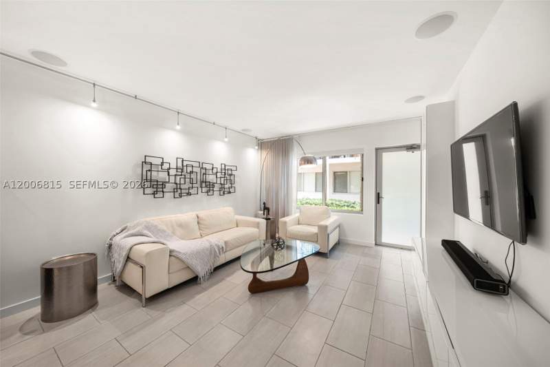 1 bedroom Townhouse at 2130 Park Ave Th3, Park Villas Condo, Miami Beach — photo 3