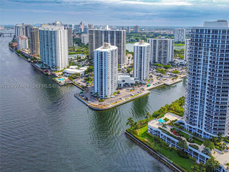 2 bedroom Condominium at 20505 E Country Club Dr 931, Waterview Condo, Aventura — photo 2