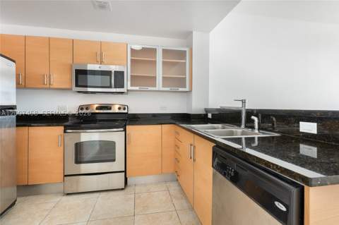 725 NE 22nd St 7B, Miami FL - photo 16 of 28