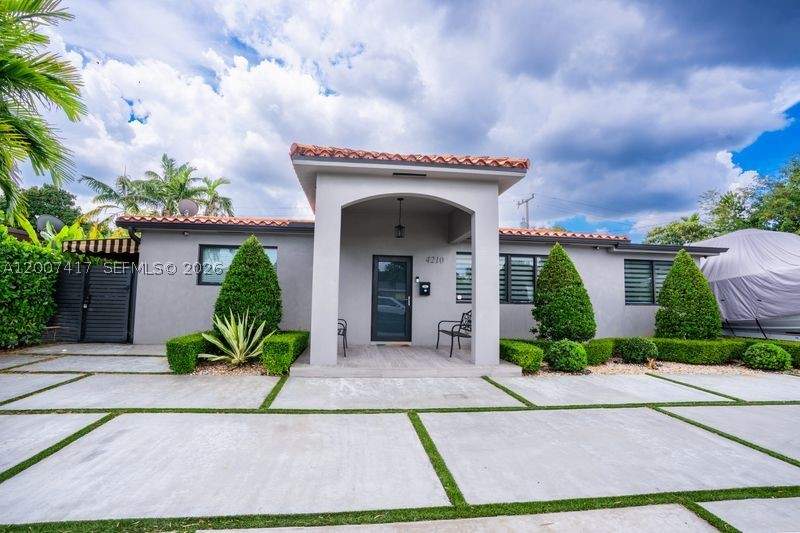 5 bedroom SingleFamilyResidence at 4210 W 6th Ave, Hialeah Estates, Hialeah — photo 2