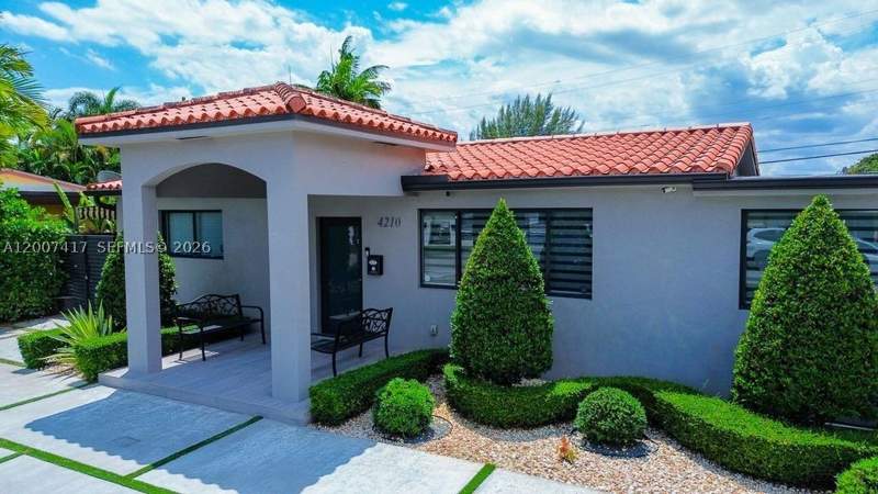 5 bedroom SingleFamilyResidence at 4210 W 6th Ave, Hialeah Estates, Hialeah — photo 5