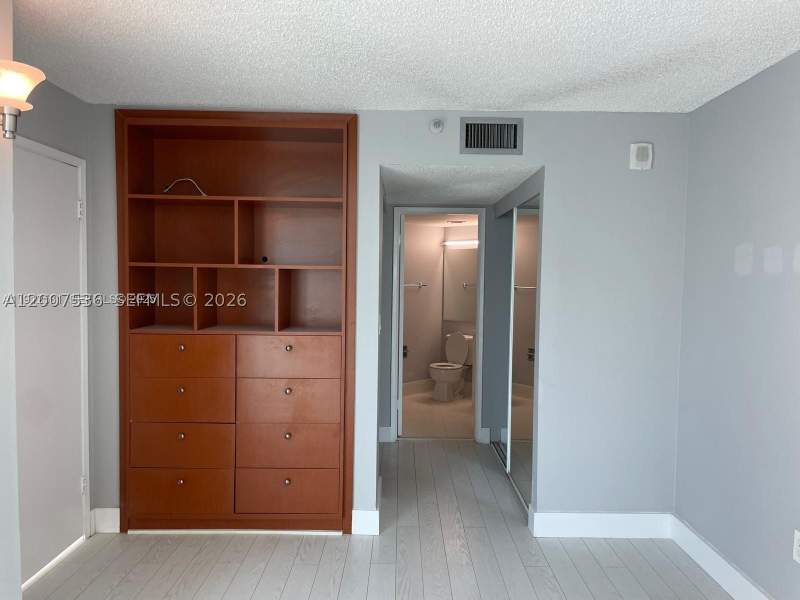 1 bedroom Condominium at 5880 Collins Ave 1006, La Rive Gauche Condo, Miami Beach — photo 4