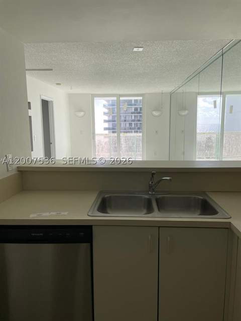 5880 Collins Ave 1006, Miami Beach FL - photo 7 of 19