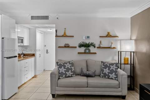19201 Collins Ave 1123, Sunny Isles Beach FL - photo 15 of 47