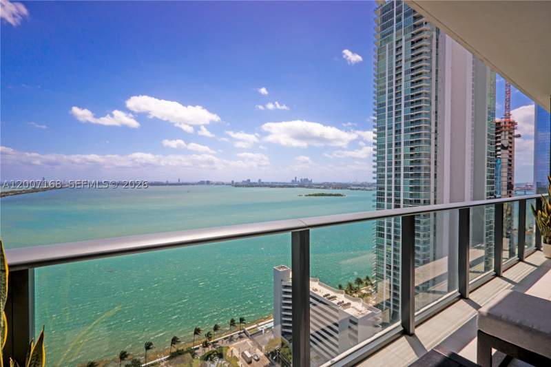 2 bedroom Condominium at 480 NE 31st St 2405, Gran Paraiso Condo, Miami — photo 2
